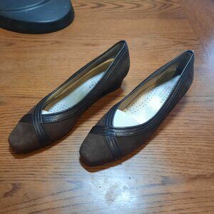 Mark Lemp (Walking Cradles) Tracy Brown Suede Pumps, Size 6 1/2